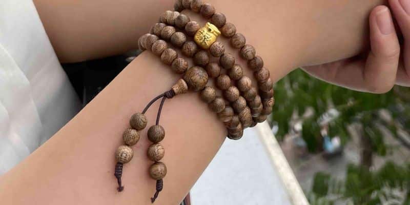 How to choose toc agarwood bracelet that matches Feng Shui