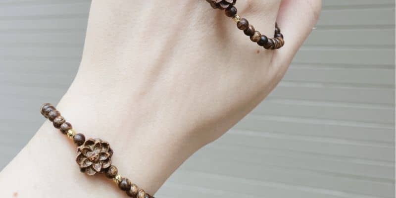 Prestigious and quality female agarwood bracelet at Oud-House